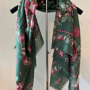 Laura Ashley Women’s Scarf  Vintage Floral Print Made in Italy